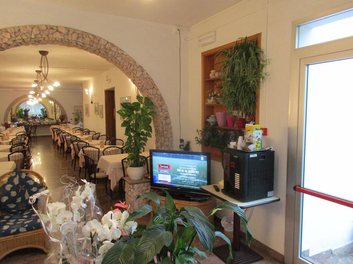 Hotel Pensione Ornella Cesenatico Exterior foto
